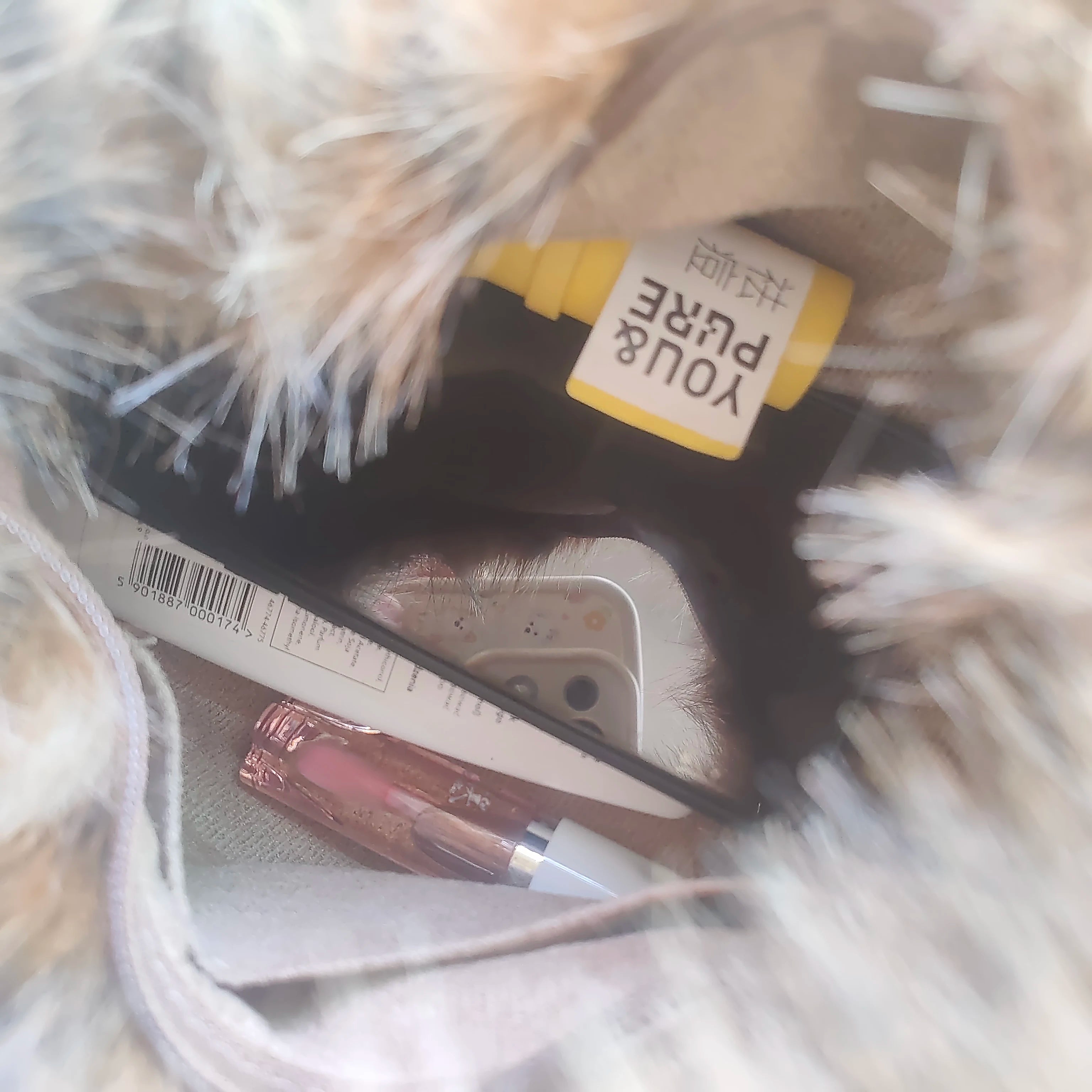 Fur Bucket Hat with two-piece set bag option